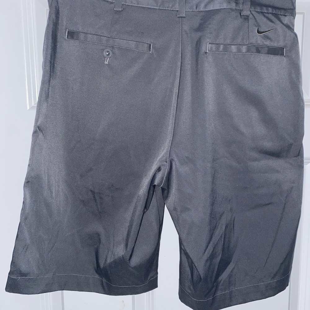 Nike dri-fit golf shorts 32 men’s